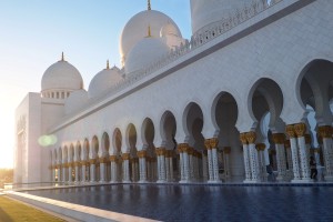 10 Fascinating Facts About the Grand Mosque in Abu Dhabi